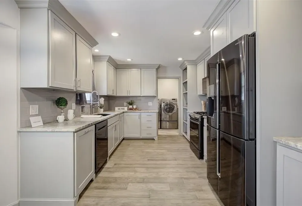 7201 N Hammond Ave, property photo 3