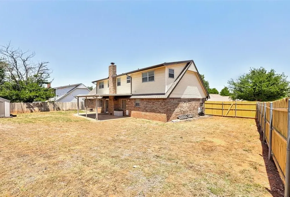7201 N Hammond Ave, property photo 9