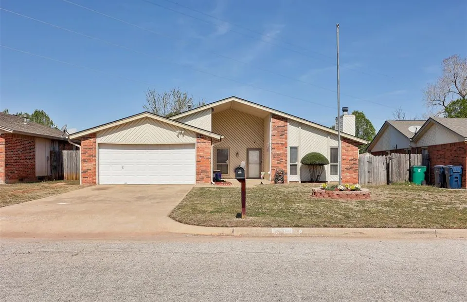 8129 NW 89th St